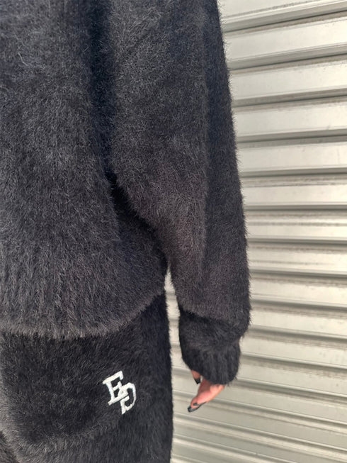 ロゴ刺繍シャギーニットトップス